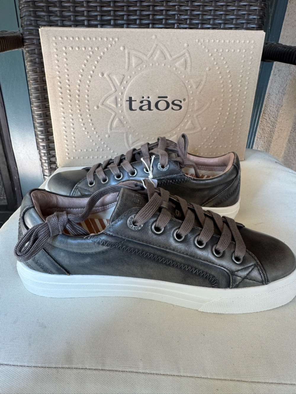 Taos Footwear Plim Soul Lux  Leather Sneakers
